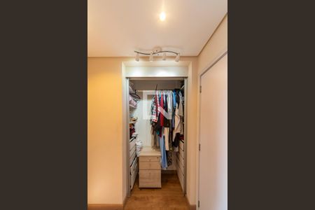 Apartamento à venda com 69m², 2 quartos e 2 vagasCloset Quarto 2