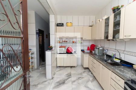 Casa à venda com 330m², 6 quartos e 2 vagasCozinha