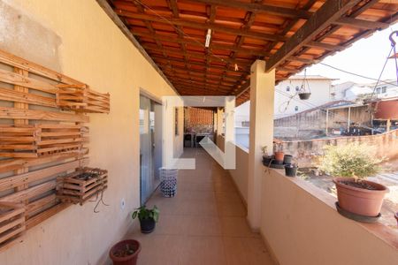 Casa à venda com 330m², 6 quartos e 2 vagasCasa 2 | Terraço