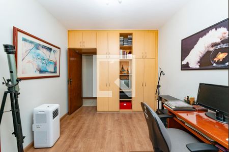 Apartamento à venda com 247m², 3 quartos e 2 vagasQuarto 2