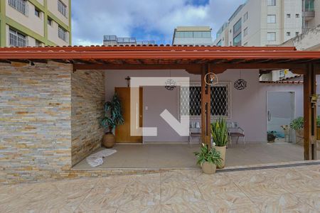 Casa à venda com 110m², 3 quartos e 2 vagasÁrea externa 