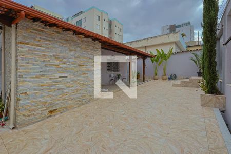 Casa à venda com 110m², 3 quartos e 2 vagasÁrea externa 