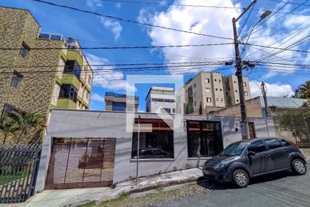Casa à venda com 110m², 3 quartos e 2 vagasFachada 