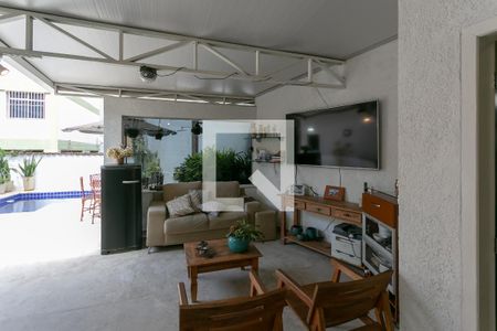 Casa à venda com 110m², 3 quartos e 2 vagasÁrea externa 