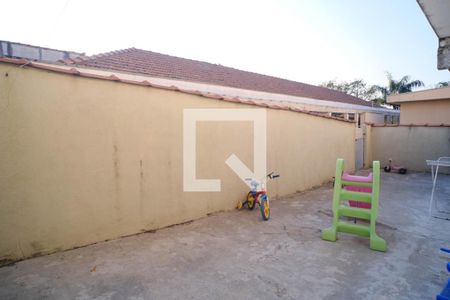 Casa à venda com 409m², 10 quartos e 3 vagas Casa à venda com 409m², 10 quartos e 3 vagasQuintal