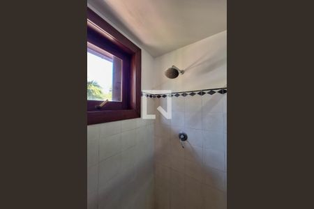 Casa de condomínio à venda com 480m², 6 quartos e 4 vagas Casa de condomínio à venda com 480m², 6 quartos e 4 vagasBanheiro da Suíte 1