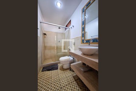 Casa de condomínio à venda com 480m², 6 quartos e 4 vagas Casa de condomínio à venda com 480m², 6 quartos e 4 vagasBanheiro 1