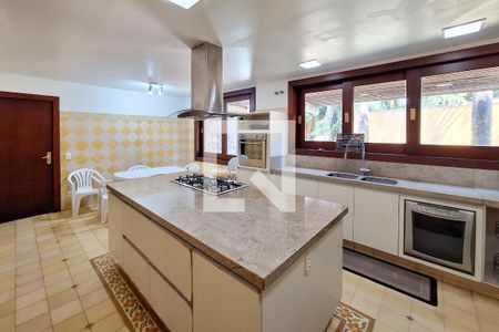Casa de condomínio à venda com 480m², 6 quartos e 4 vagas Casa de condomínio à venda com 480m², 6 quartos e 4 vagasCozinha