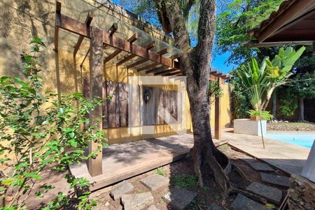 Casa de condomínio à venda com 480m², 6 quartos e 4 vagas Casa de condomínio à venda com 480m², 6 quartos e 4 vagasQuintal
