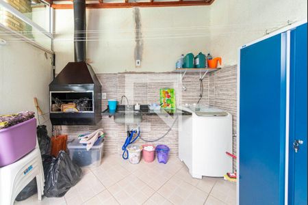 Casa à venda com 129m², 3 quartos e 2 vagas Casa à venda com 129m², 3 quartos e 2 vagasChurrasqueira e Área de serviço