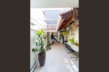 Casa à venda com 129m², 3 quartos e 2 vagas Casa à venda com 129m², 3 quartos e 2 vagasQuintal