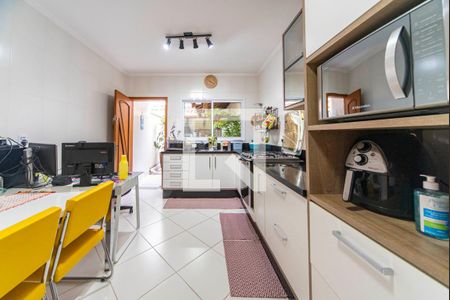 Casa à venda com 129m², 3 quartos e 2 vagas Casa à venda com 129m², 3 quartos e 2 vagasCozinha