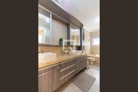 Casa para alugar com 435m², 3 quartos e 4 vagas Casa para alugar com 435m², 3 quartos e 4 vagasBanheiro - Quarto