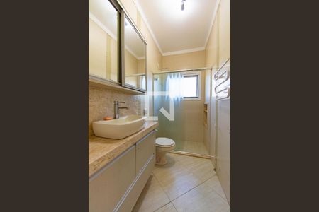 Casa para alugar com 435m², 3 quartos e 4 vagas Casa para alugar com 435m², 3 quartos e 4 vagasBanheiro - Quarto 2