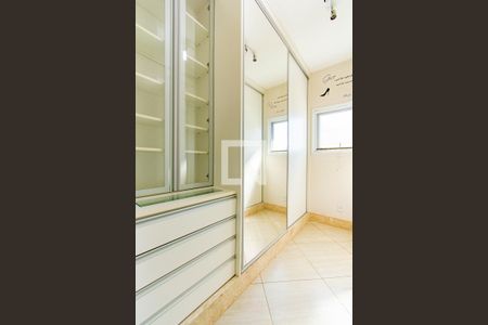 Casa para alugar com 435m², 3 quartos e 4 vagas Casa para alugar com 435m², 3 quartos e 4 vagasCloset - Quarto 3