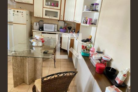 Casa à venda com 270m², 4 quartos e 4 vagas Casa à venda com 270m², 4 quartos e 4 vagasFoto 04
