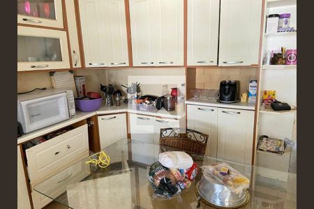 Casa à venda com 270m², 4 quartos e 4 vagas Casa à venda com 270m², 4 quartos e 4 vagasFoto 03