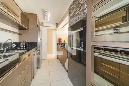 Apartamento à venda com 225m², 3 quartos e 3 vagas Apartamento à venda com 225m², 3 quartos e 3 vagasCozinha