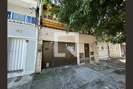 Casa à venda com 170m², 3 quartos e 1 vagaFachada