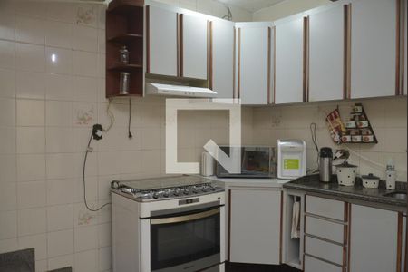 Casa à venda com 150m², 3 quartos e 2 vagasCozinha - Armários