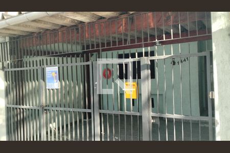 Casa à venda com 160m², 3 quartos e 1 vaga Casa à venda com 160m², 3 quartos e 1 vagaFachada