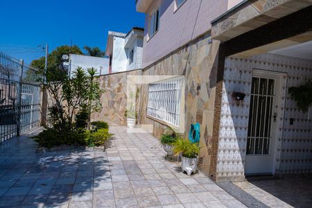 Casa à venda com 208m², 3 quartos e sem vaga Casa à venda com 208m², 3 quartos e sem vagaEntrada