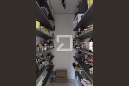 Casa à venda com 425m², 4 quartos e 4 vagasDespensa