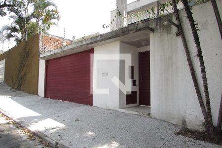 Casa à venda com 425m², 4 quartos e 4 vagasFachada