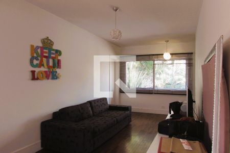 Casa à venda com 425m², 4 quartos e 4 vagasSala