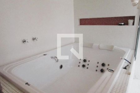 Casa à venda com 425m², 4 quartos e 4 vagasQuarto 3 banheiro