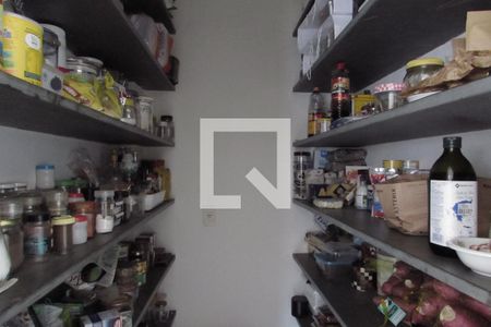 Casa à venda com 425m², 4 quartos e 4 vagasDespensa