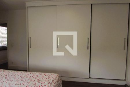 Casa à venda com 425m², 4 quartos e 4 vagasQuarto 2