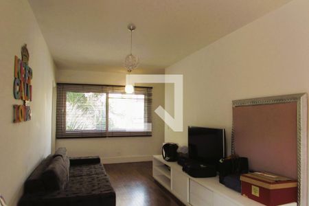 Casa à venda com 425m², 4 quartos e 4 vagasSala