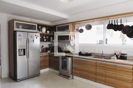 Casa à venda com 425m², 4 quartos e 4 vagasCozinha