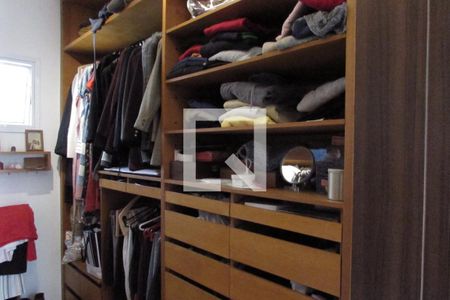 Casa à venda com 425m², 4 quartos e 4 vagasQuarto 3 Closet