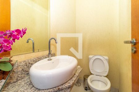 Casa de condomínio à venda com 200m², 3 quartos e 4 vagasLavabo 2