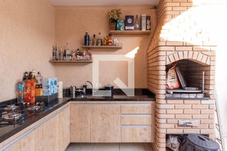 Casa de condomínio à venda com 200m², 3 quartos e 4 vagasÁrea de Lazer - Churrasqueira