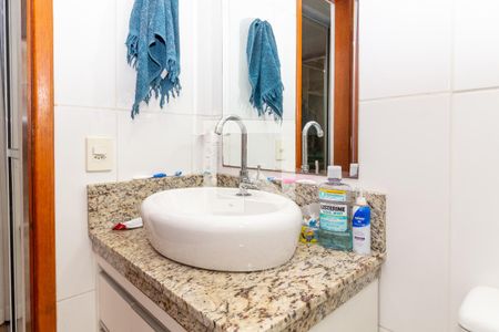 Casa de condomínio à venda com 200m², 3 quartos e 4 vagasBanheiro da Suíte 1