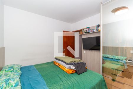 Casa de condomínio à venda com 200m², 3 quartos e 4 vagasQuarto 1 (Suíte 1)