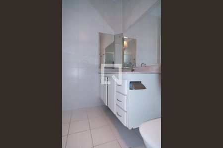 Apartamento à venda com 108m², 2 quartos e sem vaga Apartamento à venda com 108m², 2 quartos e sem vagaBanheiro