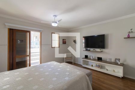 Casa à venda com 215m², 3 quartos e 4 vagasSuíte 1