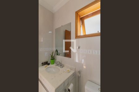 Casa à venda com 215m², 3 quartos e 4 vagasBanheiro da Suíte 2