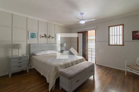 Casa à venda com 215m², 3 quartos e 4 vagasSuíte 1