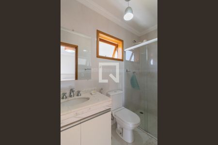 Casa à venda com 215m², 3 quartos e 4 vagasBanheiro da Suíte 2