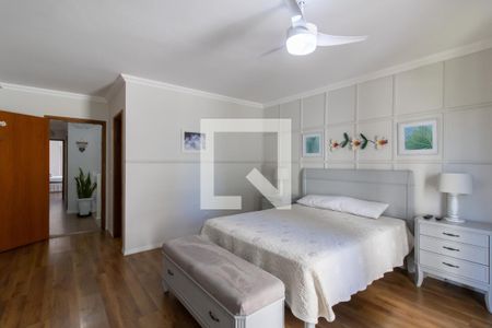 Casa à venda com 215m², 3 quartos e 4 vagasSuíte 1