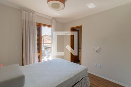 Casa à venda com 215m², 3 quartos e 4 vagasSuíte 2