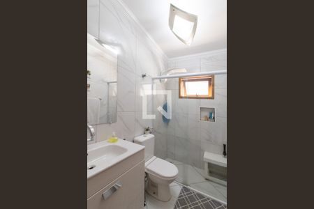 Casa à venda com 215m², 3 quartos e 4 vagasBanheiro da Suíte 1