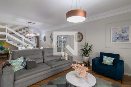 Casa à venda com 215m², 3 quartos e 4 vagasSala