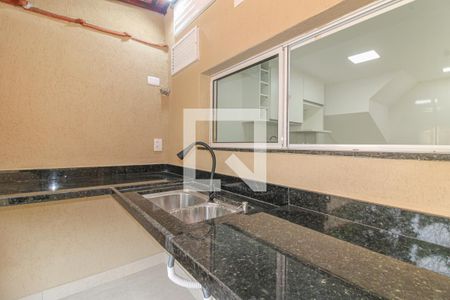 Casa de condomínio à venda com 123m², 3 quartos e 2 vagas Casa de condomínio à venda com 123m², 3 quartos e 2 vagasÁrea externa - Serviço
