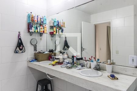 Casa de condomínio à venda com 360m², 3 quartos e 3 vagasSuíte 1 (Master) - Banheiro